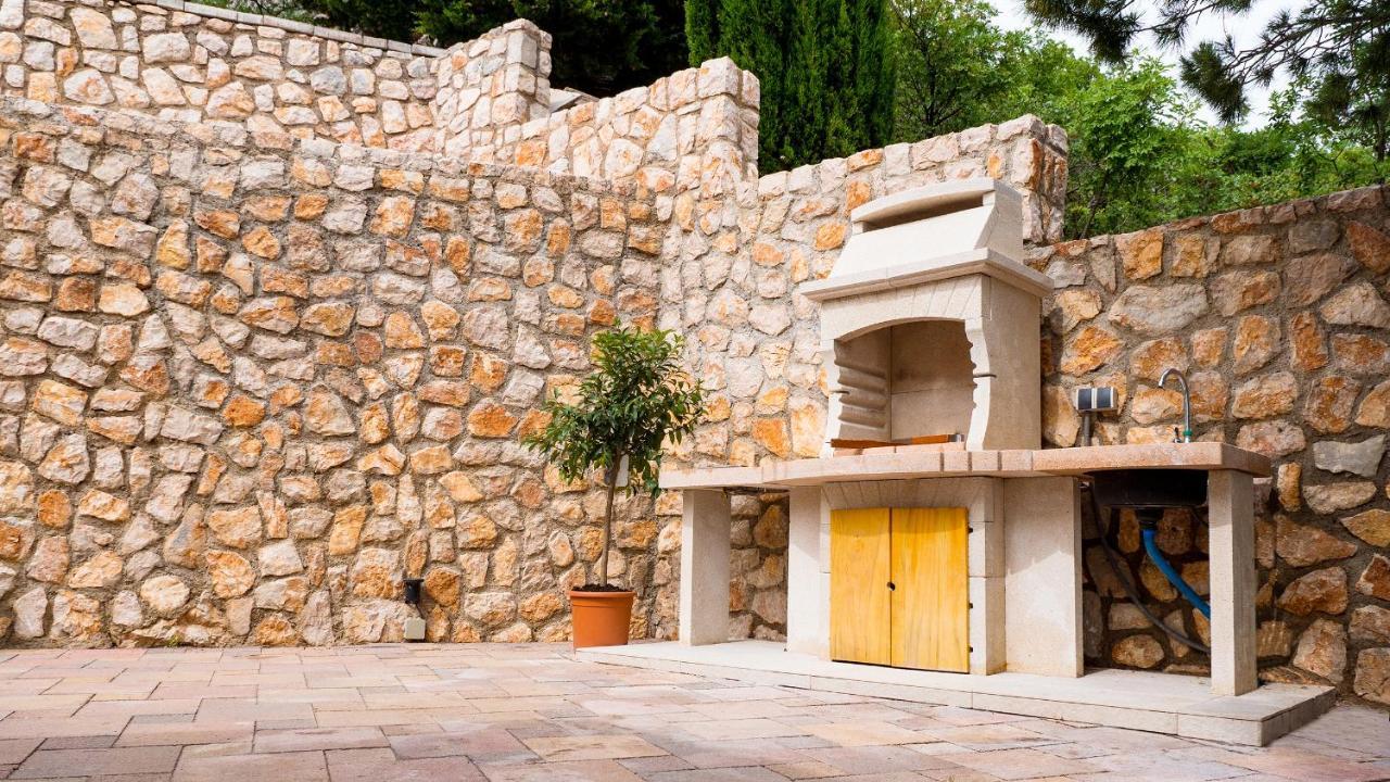 Villa Relax , With Seaview And Two Pools Near Beach スタリー・グラード エクステリア 写真