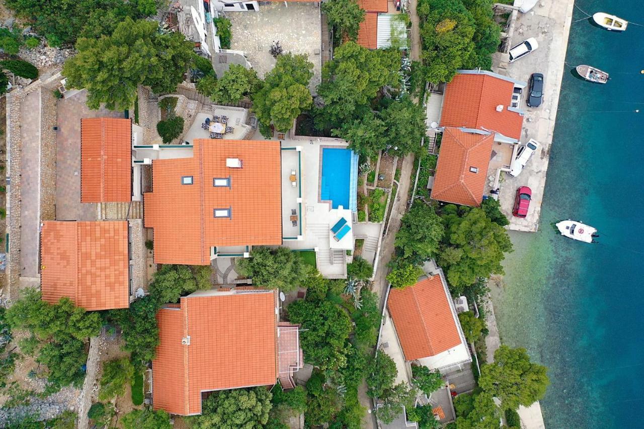 Villa Relax , With Seaview And Two Pools Near Beach スタリー・グラード エクステリア 写真