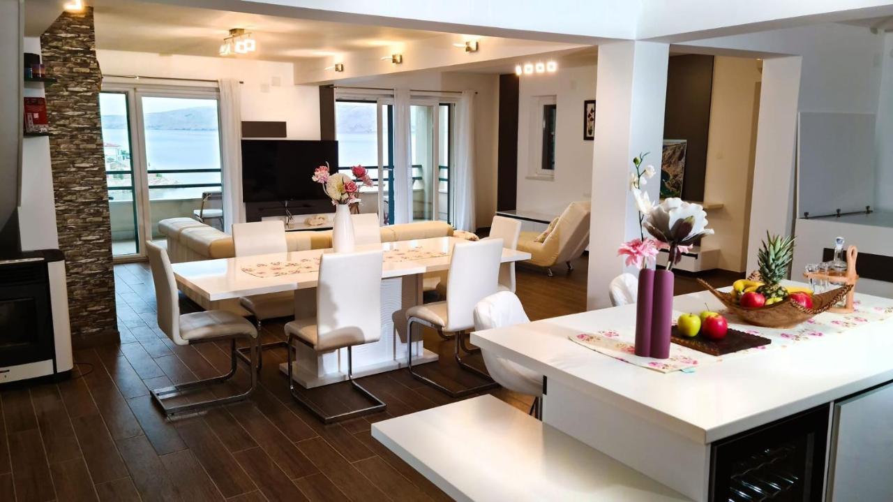Villa Relax , With Seaview And Two Pools Near Beach スタリー・グラード エクステリア 写真