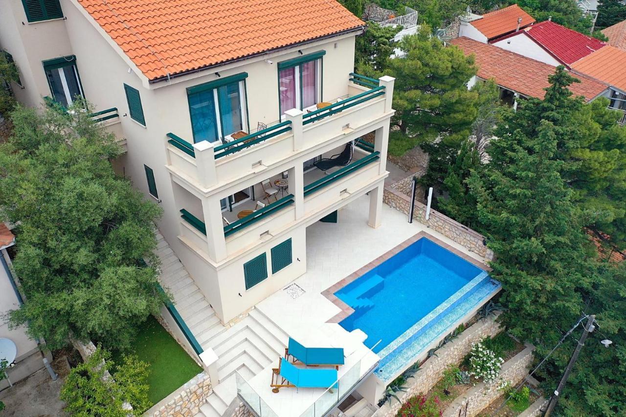 Villa Relax , With Seaview And Two Pools Near Beach スタリー・グラード エクステリア 写真