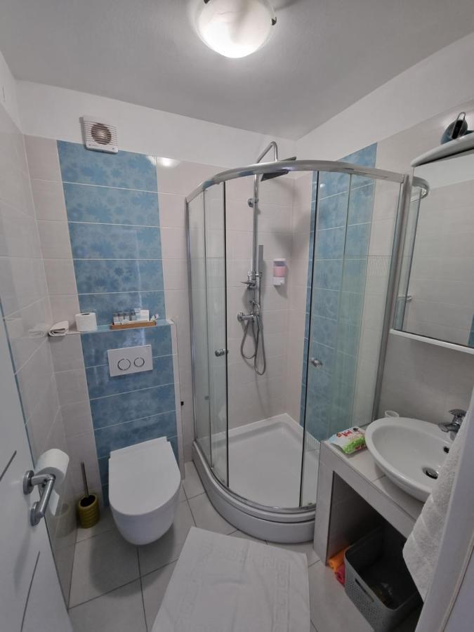Villa Relax , With Seaview And Two Pools Near Beach スタリー・グラード エクステリア 写真